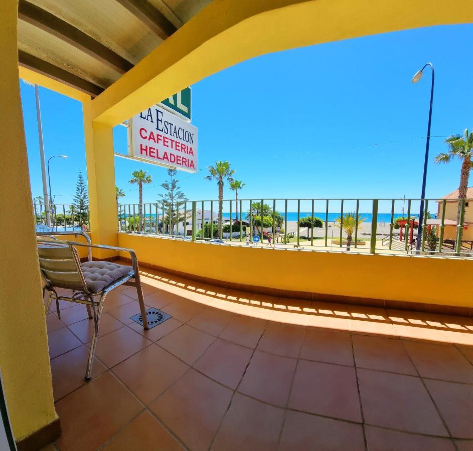 Hostal La Estacion Benajarafe Esterno foto