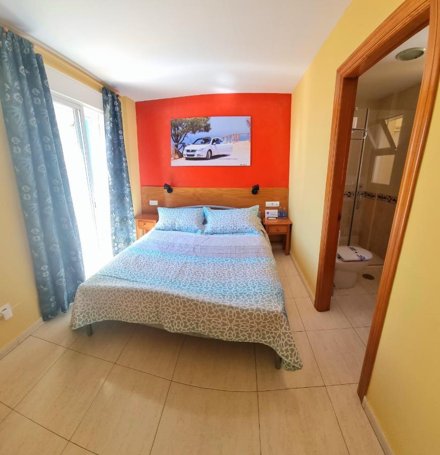 Hostal La Estacion Benajarafe Esterno foto