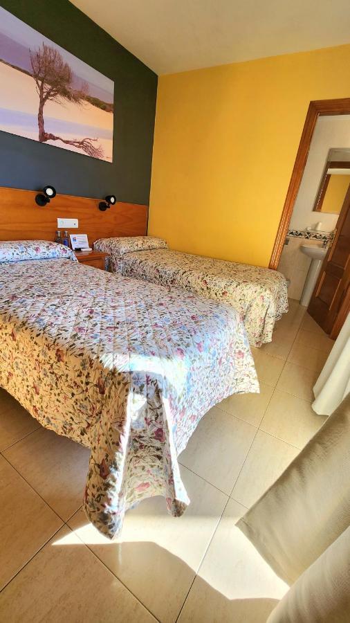 Hostal La Estacion Benajarafe Esterno foto