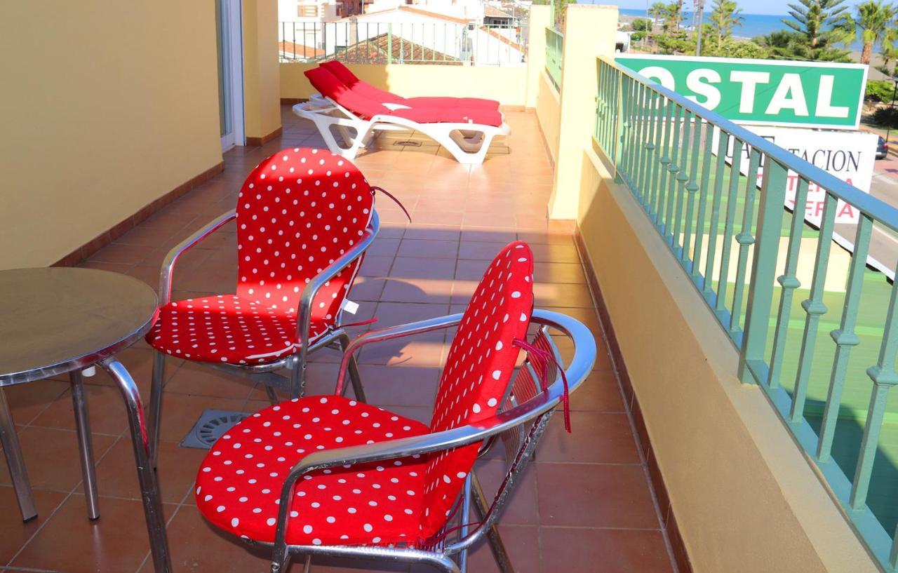 Hostal La Estacion Benajarafe Esterno foto